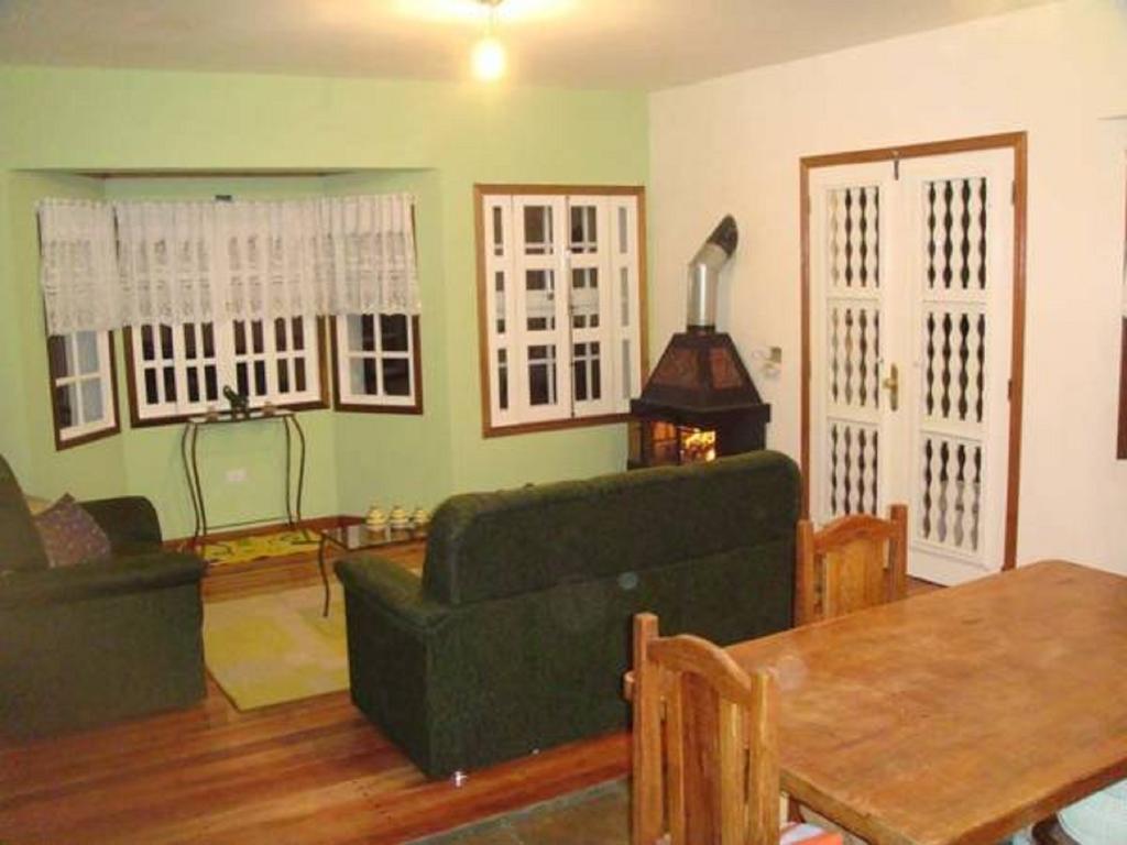 Casa Do Esquilo Campos Do Jordao Area Externa De 2000 M2 Villa Ruang foto
